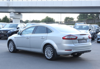 Подержанный автомобиль Ford Mondeo Sedan 2011 года (7 фото)