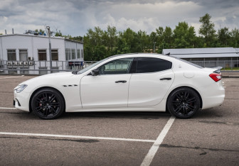 Подержанный автомобиль Maserati Ghibli Sedan 2016 года (8 фото)