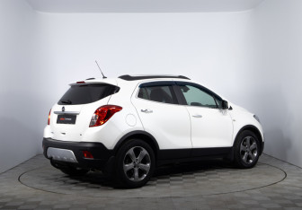 Подержанный автомобиль Opel Mokka 2014 года (5 фото)