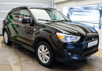 Подержанный автомобиль Mitsubishi ASX 2012 года (3 фото)