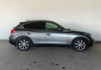 Подержанный автомобиль Infiniti EX 2012 года (8 фото)