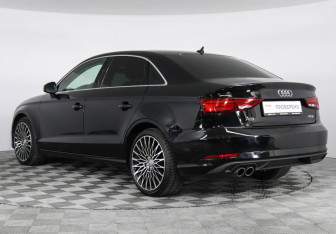 Подержанный автомобиль Audi A3 Sedan 2018 года (7 фото)