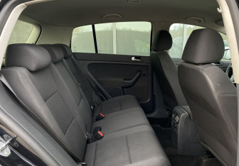 Подержанный автомобиль Volkswagen Golf Plus 2012 года (20 фото)