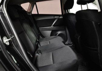 Подержанный автомобиль Mazda 3 Hatchback 2012 года (11 фото)