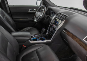 Подержанный автомобиль Ford Explorer 2012 года (9 фото)