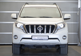 Подержанный автомобиль Toyota Land Cruiser Prado 2016 года (2 фото)