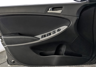 Подержанный автомобиль Hyundai Solaris Sedan 2016 года (18 фото)