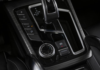 Подержанный автомобиль Geely Atlas Pro 2022 года (18 фото)