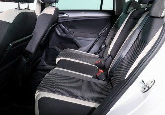 Подержанный автомобиль Volkswagen Tiguan 2019 года (10 фото)