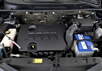 Подержанный автомобиль Toyota RAV4 2013 года (9 фото)