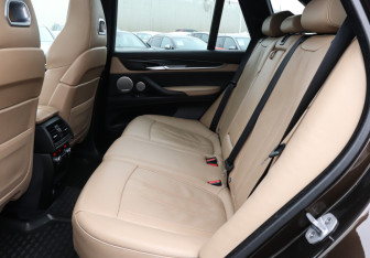 Подержанный автомобиль BMW X5 M 2018 года (10 фото)