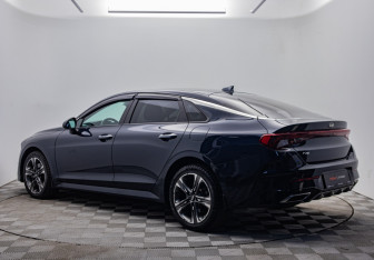 Подержанный автомобиль Kia K5 2020 года (3 фото)
