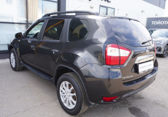 Подержанный автомобиль Nissan Terrano 2016 года (7 фото)