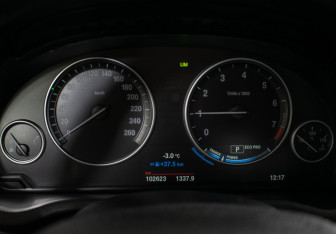 Подержанный автомобиль BMW X4 2017 года (12 фото)