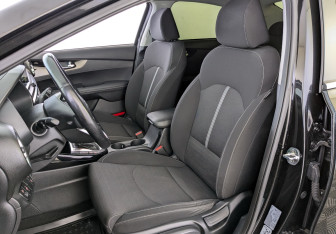 Подержанный автомобиль Kia Cerato Sedan 2019 года (20 фото)