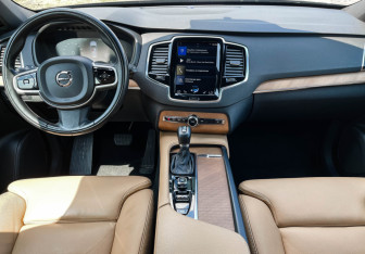 Подержанный автомобиль Volvo XC90 2017 года (12 фото)