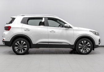 Подержанный автомобиль Chery Tiggo 4 2022 года (4 фото)