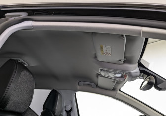 Подержанный автомобиль Peugeot 5008 Suv 2018 года (23 фото)