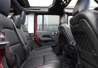 Подержанный автомобиль Jeep Wrangler 2020 года (13 фото)