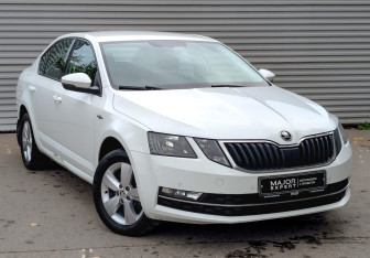 Подержанный автомобиль Skoda Octavia Liftback 2019 года (3 фото)