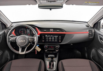 Подержанный автомобиль Kia Rio Hatchback 2022 года (14 фото)
