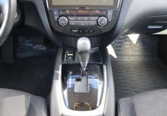 Подержанный автомобиль Nissan Qashqai 2017 года (17 фото)
