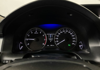 Подержанный автомобиль Lexus ES 2014 года (11 фото)