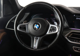 Подержанный автомобиль BMW X5 2020 года (16 фото)