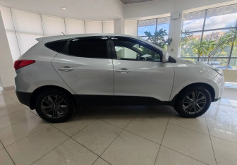 Подержанный автомобиль Hyundai ix35 2014 года (4 фото)