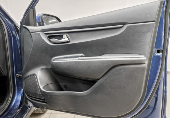 Подержанный автомобиль Kia Rio Hatchback 2021 года (24 фото)