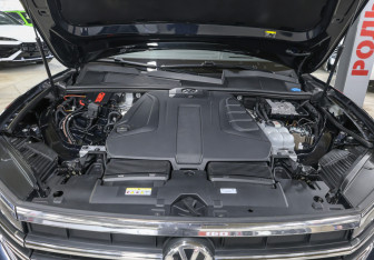 Подержанный автомобиль Volkswagen Touareg 2020 года (9 фото)