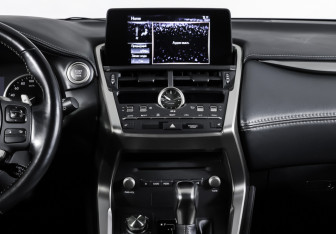 Подержанный автомобиль Lexus NX 2017 года (14 фото)