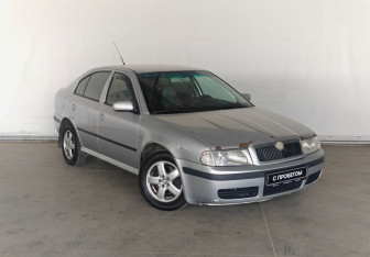 Подержанный автомобиль Skoda Octavia Liftback 2008 года (3 фото)