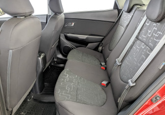 Подержанный автомобиль Kia Rio Sedan 2016 года (12 фото)