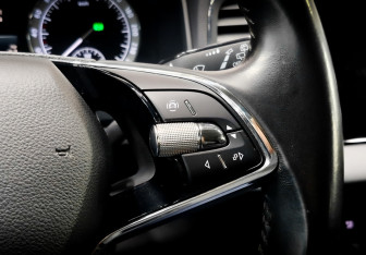 Подержанный автомобиль Skoda Karoq 2021 года (25 фото)