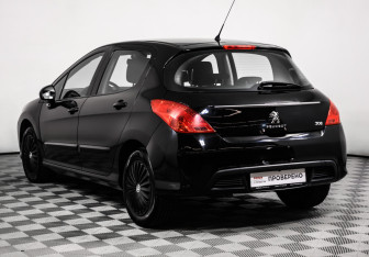 Подержанный автомобиль Peugeot 308 Hatchback 2012 года (7 фото)