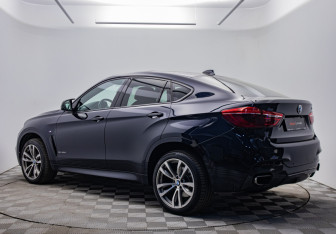 Подержанный автомобиль BMW X6 2018 года (3 фото)