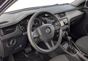 Подержанный автомобиль Skoda Octavia Liftback 2017 года (15 фото)