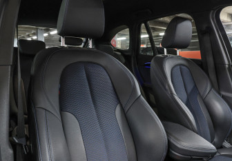 Подержанный автомобиль BMW X1 2021 года (11 фото)