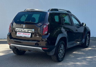 Подержанный автомобиль Renault Duster 2014 года (5 фото)