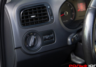 Подержанный автомобиль Volkswagen Polo Sedan 2012 года (15 фото)