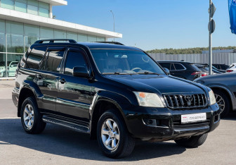 Подержанный автомобиль Toyota Land Cruiser Prado 2006 года (3 фото)