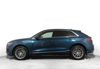 Подержанный автомобиль Audi Q8 2021 года (9 фото)