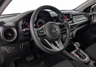 Подержанный автомобиль Kia Cerato Sedan 2019 года (15 фото)