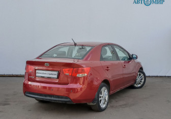 Подержанный автомобиль Kia Cerato Sedan 2011 года (5 фото)