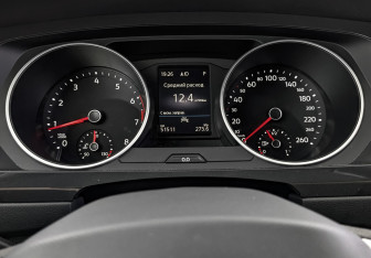 Подержанный автомобиль Volkswagen Tiguan 2021 года (16 фото)
