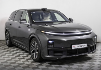 Подержанный автомобиль LiXiang L7 2023 года (3 фото)