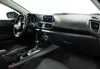 Подержанный автомобиль Mazda 3 Hatchback 2014 года (7 фото)