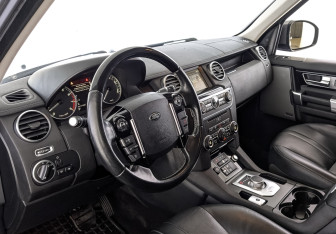 Подержанный автомобиль Land Rover Discovery 2016 года (15 фото)