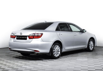 Подержанный автомобиль Toyota Camry Sedan 2017 года (5 фото)